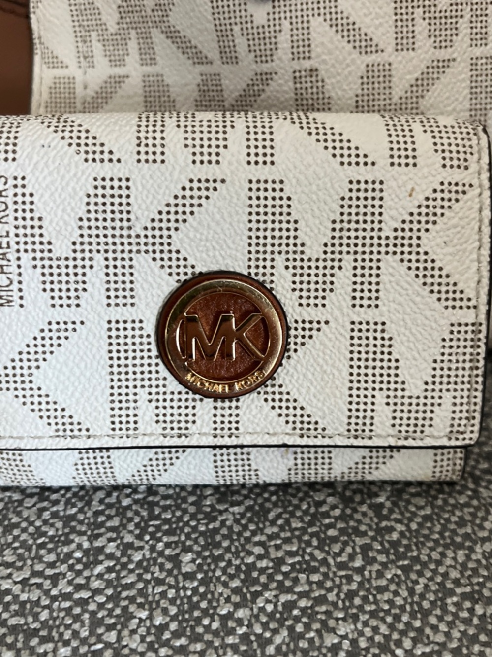 Michael Kors Cream Signature MK Satchel with Brown Trim and Wallet - Picture 6 of 16